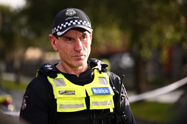 “Sigue nadando, sigue nadando”: un héroe de 13 años salvó su vida, la de su madre y la de sus hermanos en el mar australiano