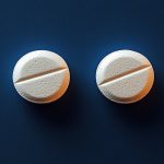 Tomar aspirina todos los días no previene el cáncer de colon y eleva el riesgo de hemorragia