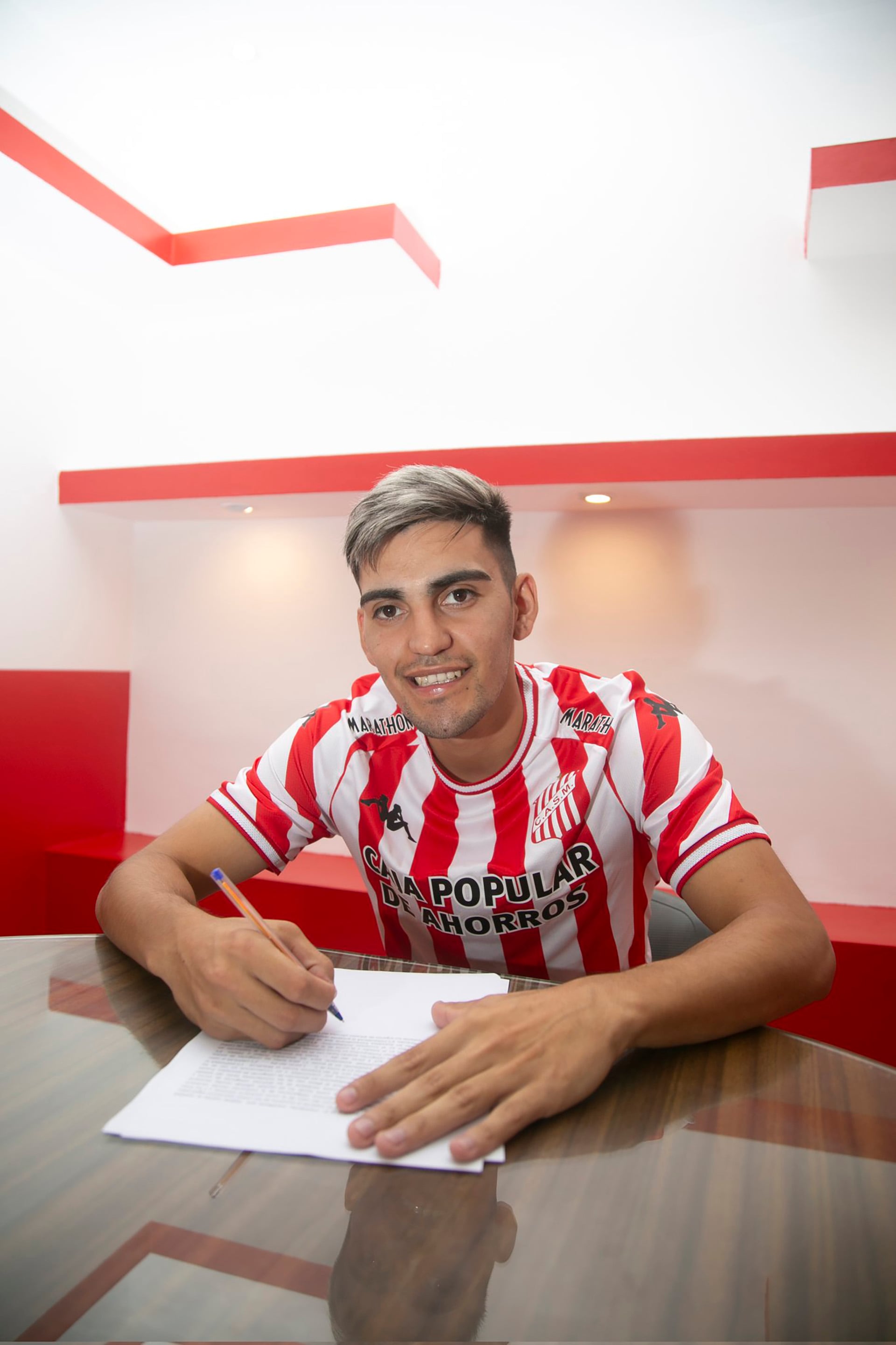 Tras la polémica con Colón e Instituto, el mediocampista Kevin López firmó a préstamo en San Martín de Tucumán tras jugar cedido la temporada pasada en Atlético Tucumán