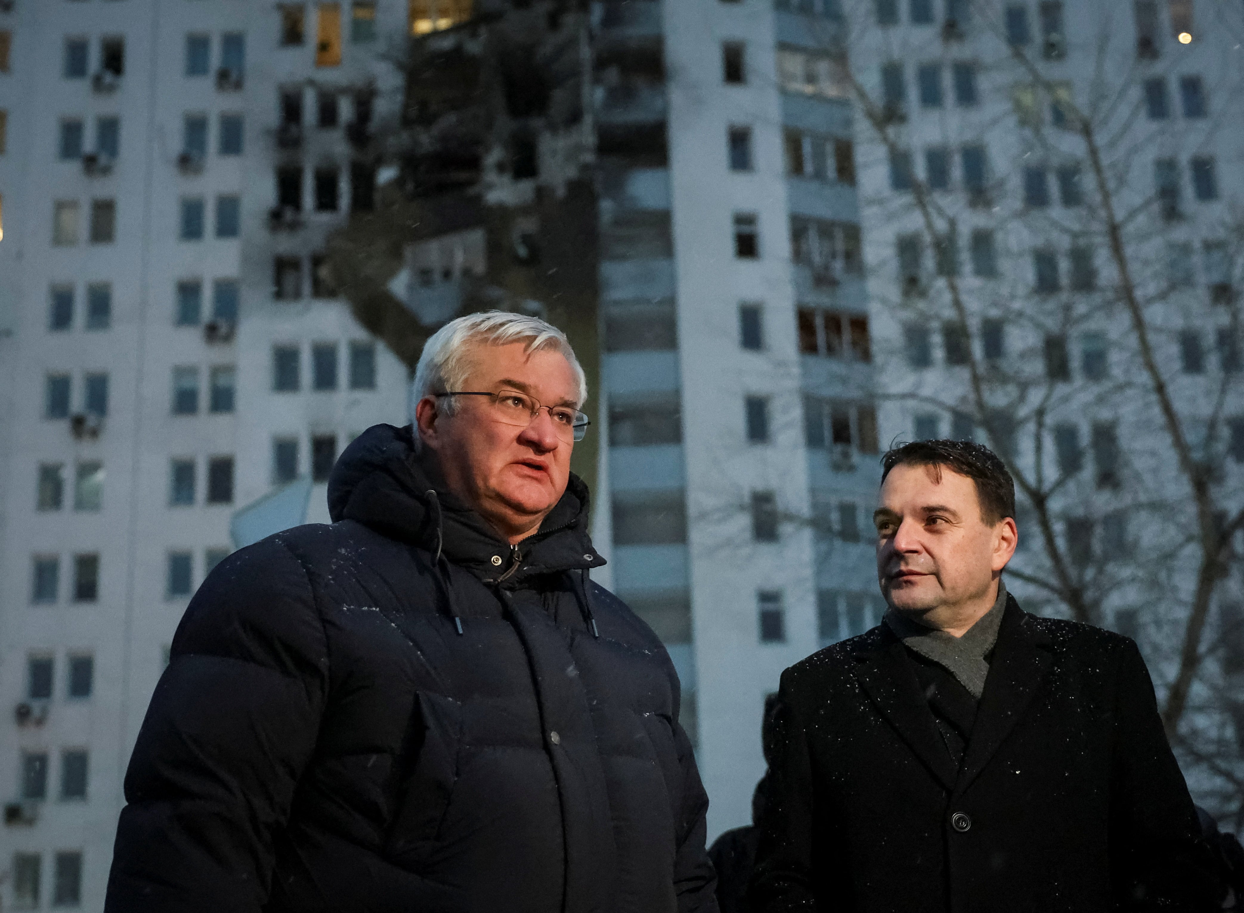 El ministro de Asuntos Exteriores de Ucrania, Andrii Sybiha, y homólogo de la República Checa, Petr Macinka (REUTERS/Anatolii Stepanov)