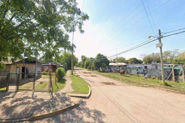 Un delincuente murió en medio de un tiroteo y otros dos fueron capturados tras una intensa persecución en Merlo