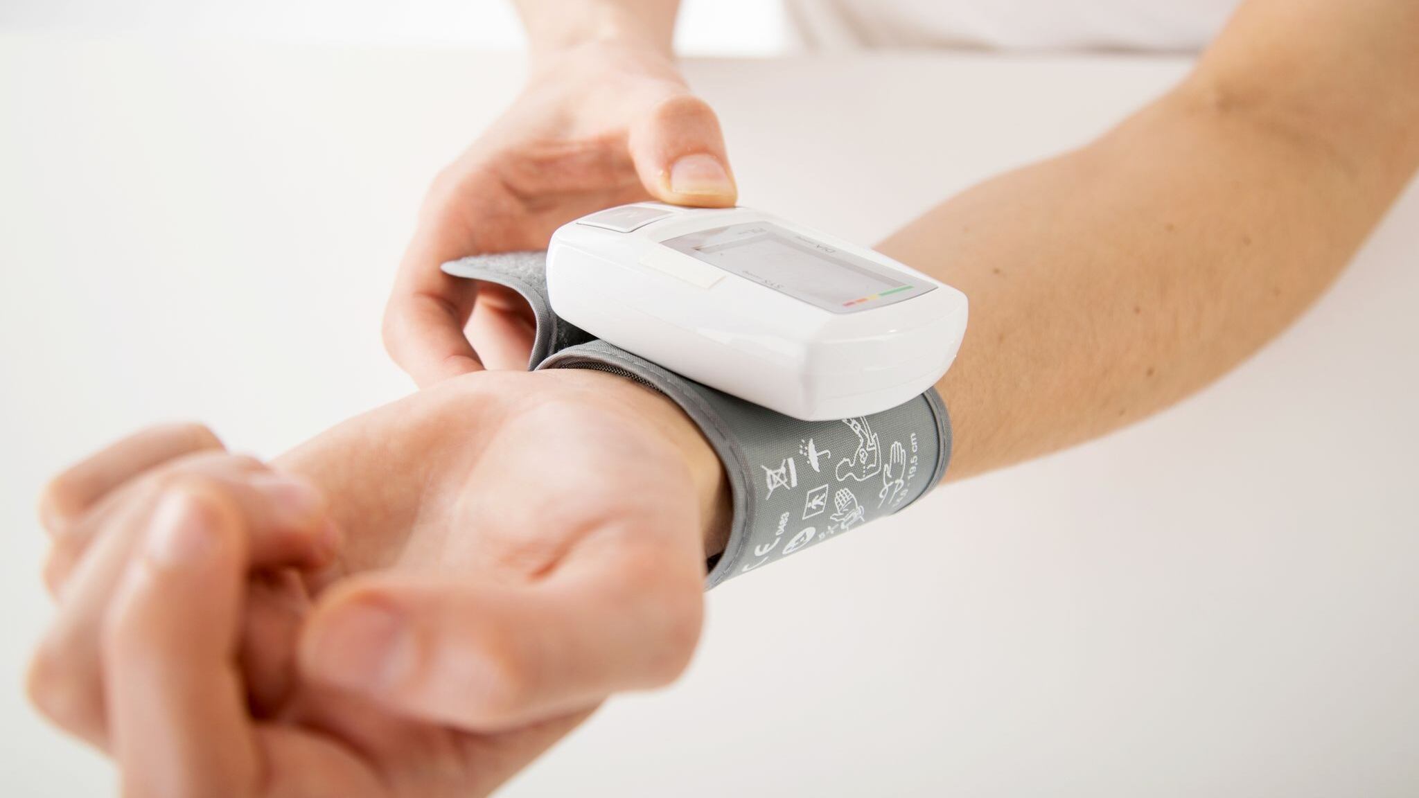 El futuro apunta a integrar la IA en dispositivos portátiles, facilitando el monitoreo continuo y la prevención personalizada basada en datos del sueño (DPA)