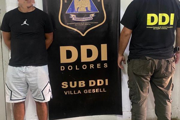 Video: corrió con su camioneta una picada de motos en los médanos de Villa Gesell y quedó detenido