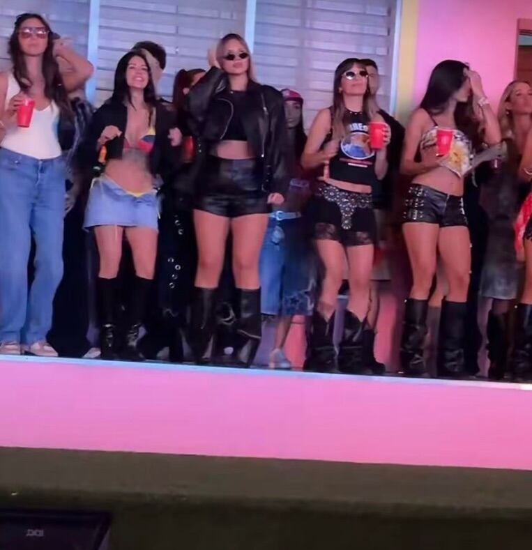 Wanda Nara, Lali Espósito y Nicki Nicole sorprendieron en La Casita de Bad Bunny en el cierre de River: las imágenes