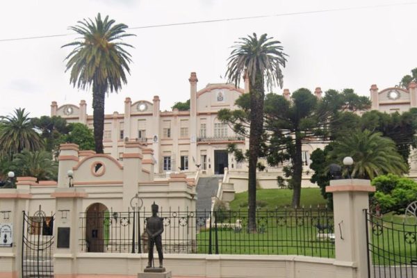 Ya se puede visitar gratis el sable corvo de San Martín: lugar, días y horarios