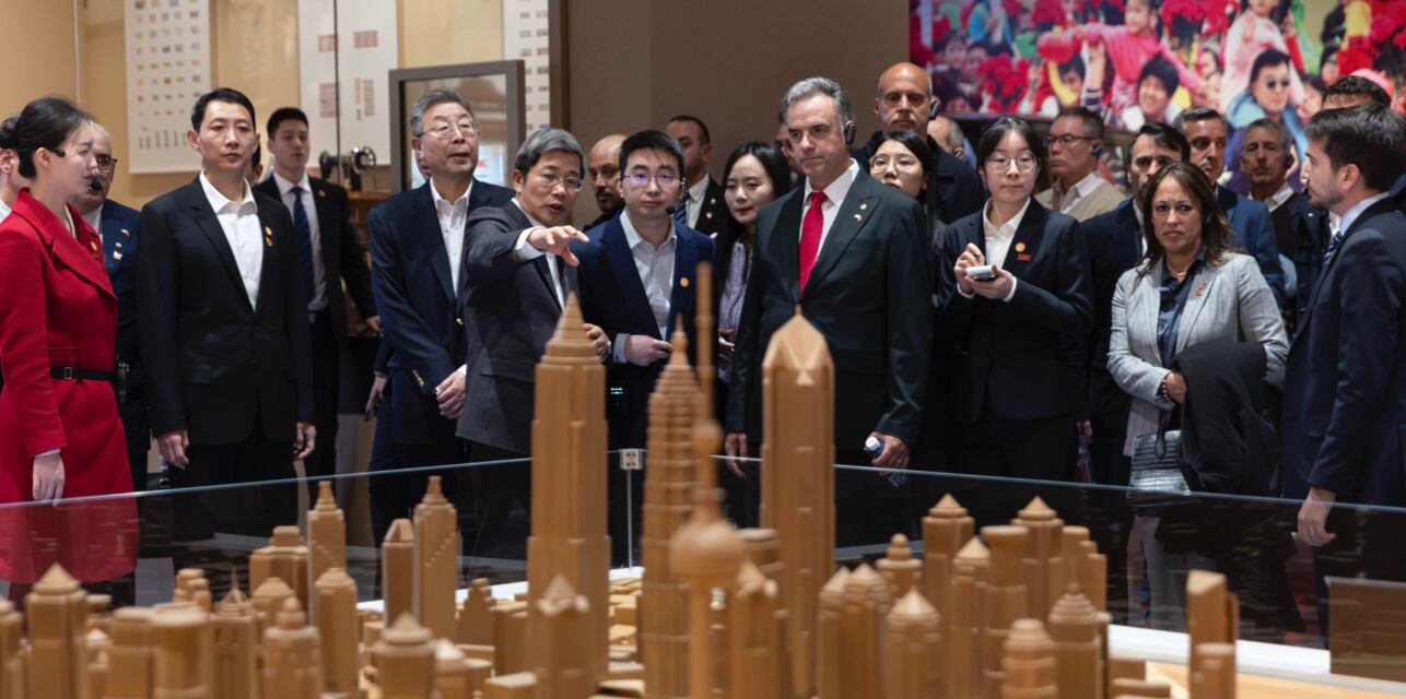 La delegación uruguaya recorrió el Museo de Historia del Partido Comunista Chino antes de iniciar la agenda oficial (Crédito: Presidencia de Uruguay)