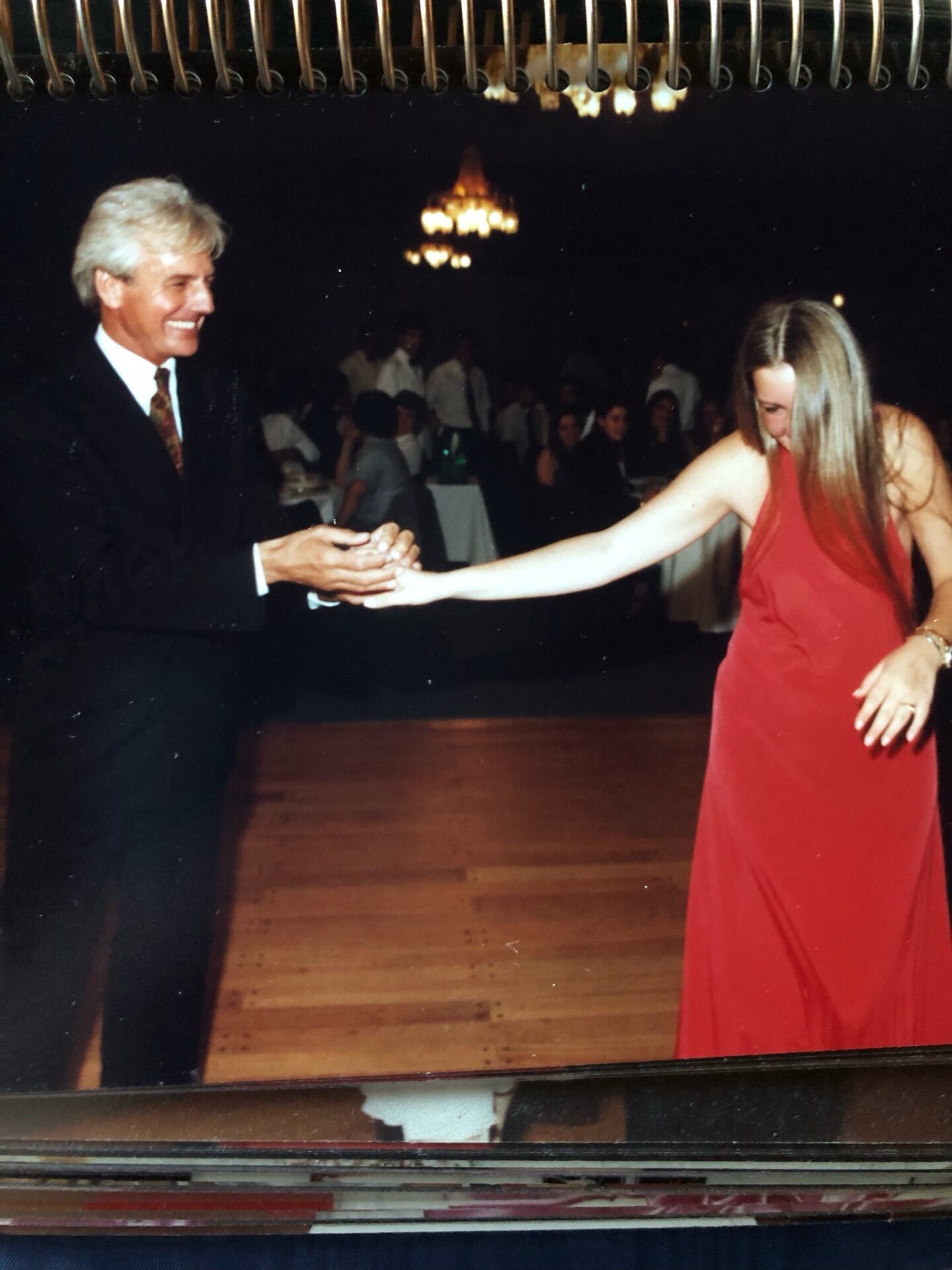 Sergio Denis junto a su hija Bárbara, quien continúa con el reclamo de justicia 