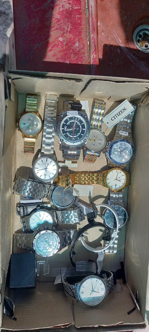 Parte de los relojes robados