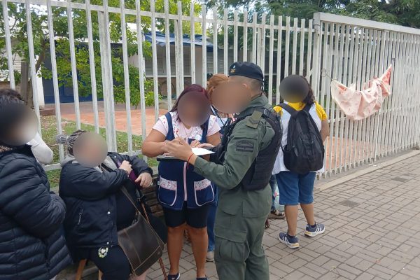 Alarma por la aparición de mensajes mafiosos en escuelas de Rosario: “Nos están usando para comunicarse”