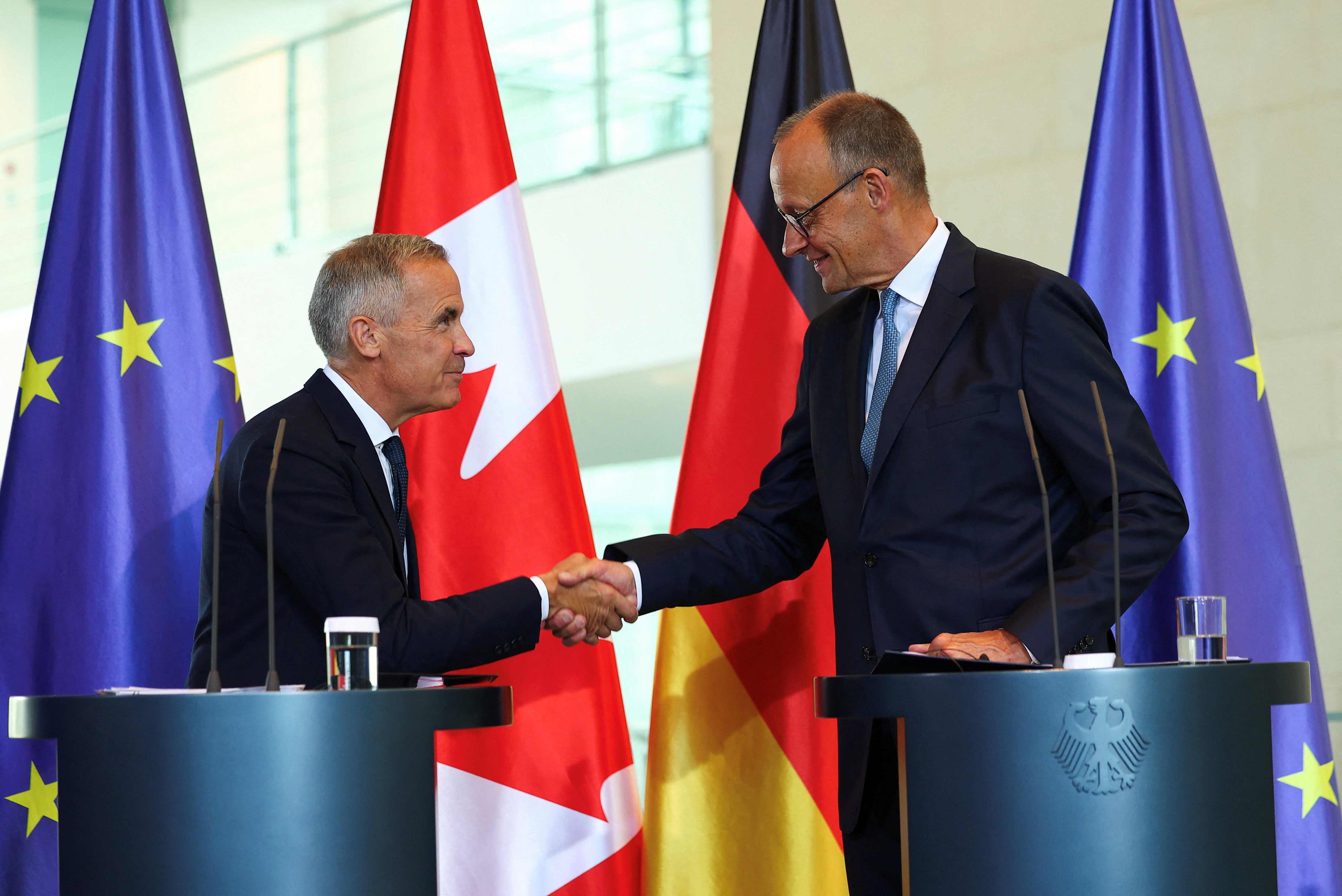El canciller alemán Friedrich Merz y el primer ministro canadiense Mark Carney (REUTERS/Christian Mang)