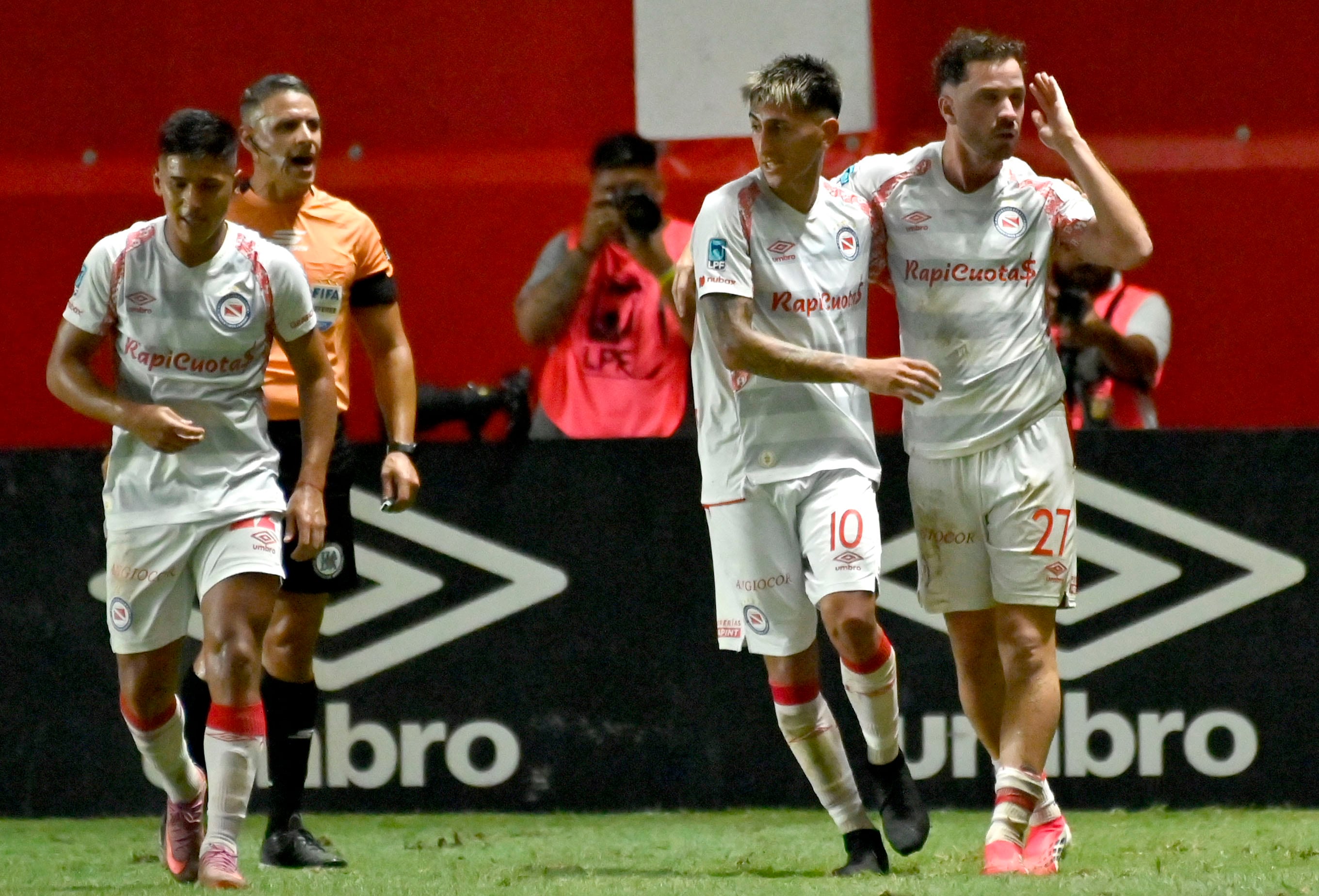 Argentinos Juniors buscará una victoria que lo deje como escolta de Independiente Rivadavia en la Zona B del Torneo Apertura (Fotobaires)