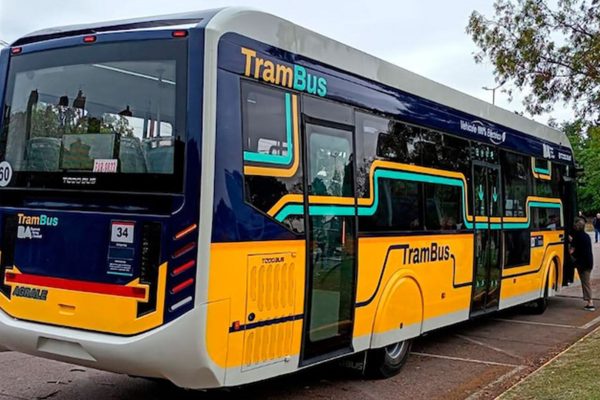 Avanza el trambús en la Ciudad de Buenos Aires: licitan la construcción de los paradores