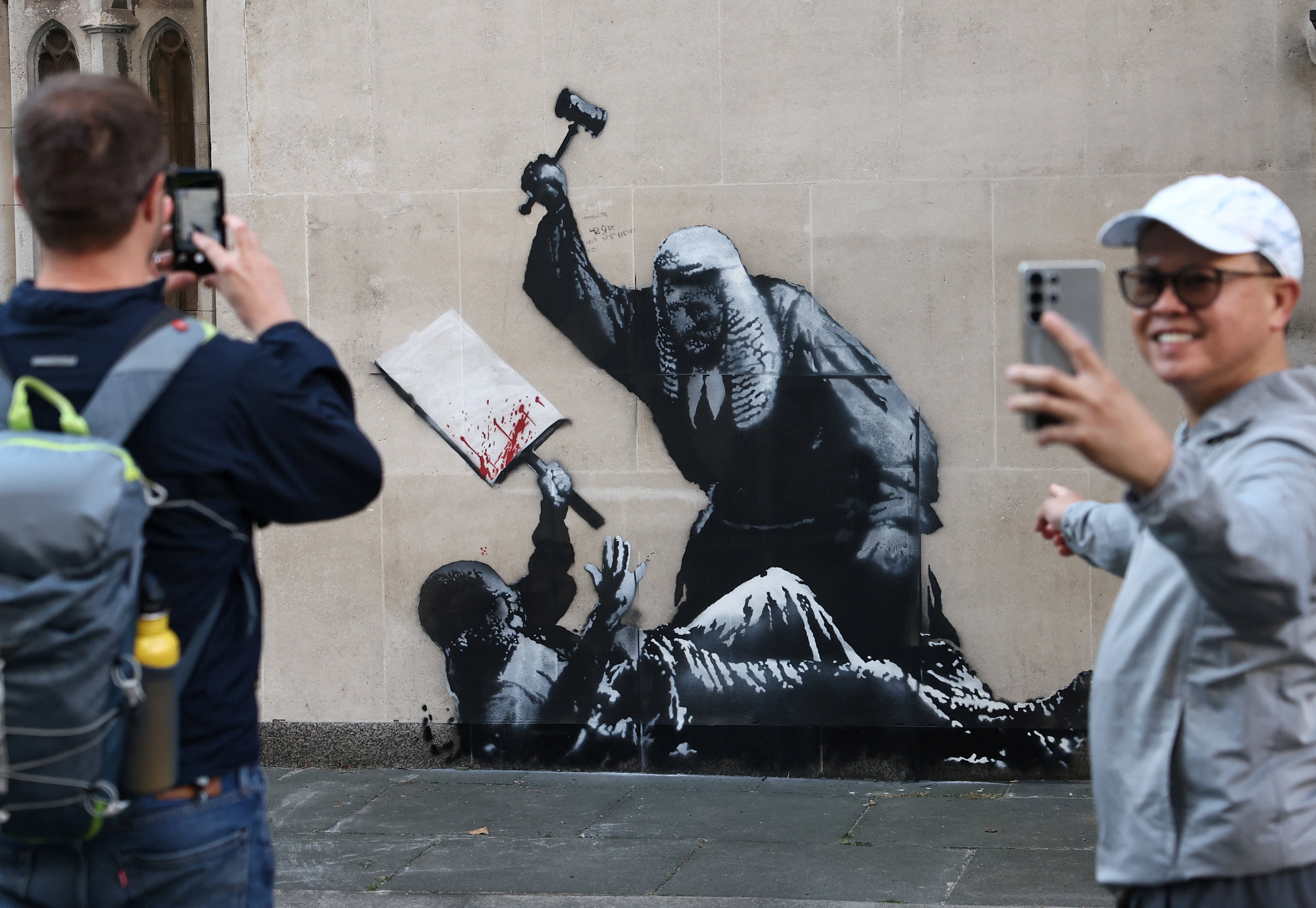 El mercado del arte de Banksy experimentó un auge en 2021 con ventas en subasta por 171,3 millones de dólares (Foto: REUTERS/Toby Melville)