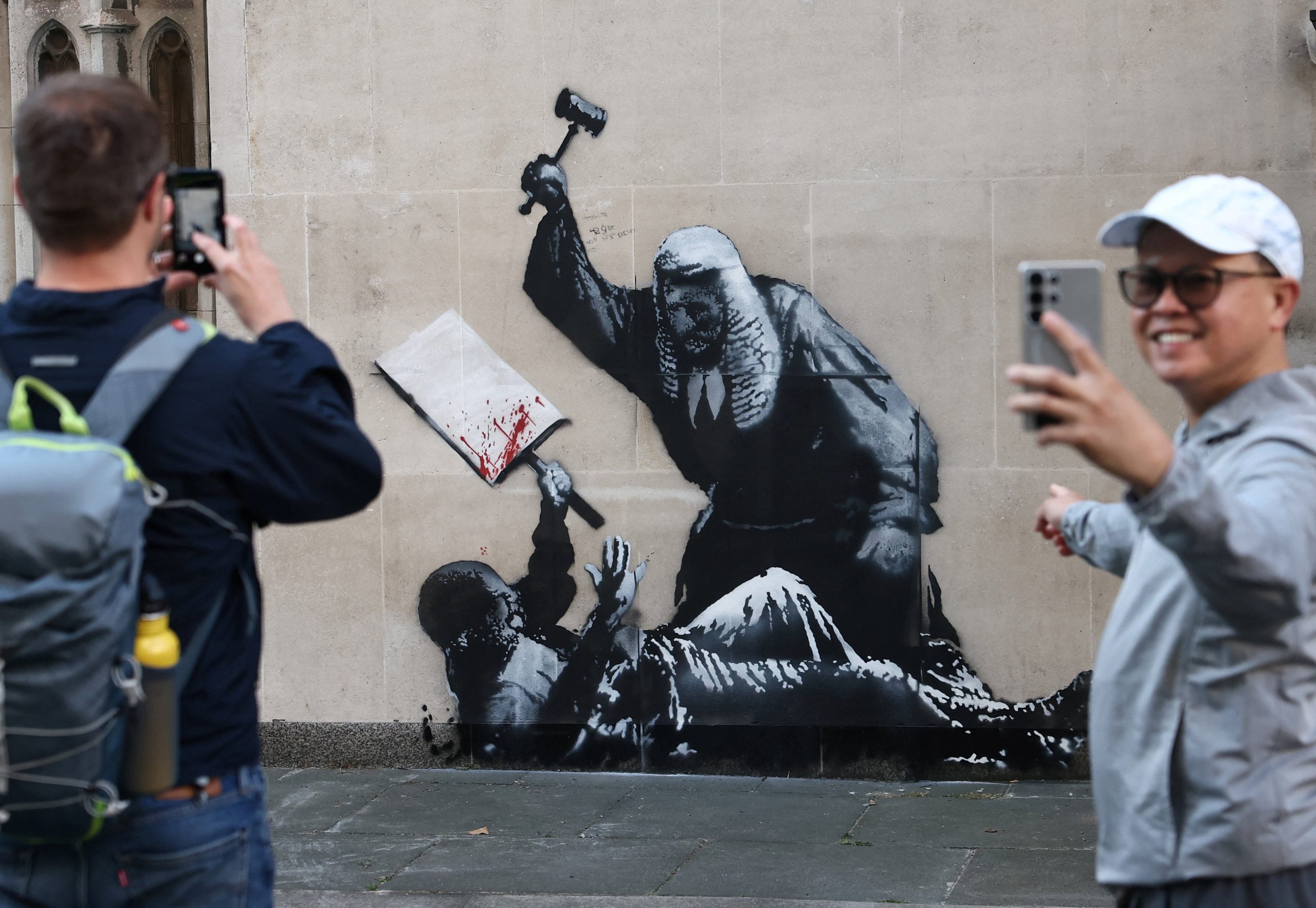 Banksy: todo lo que hay que saber sobre los esfuerzos por revelar su identidad