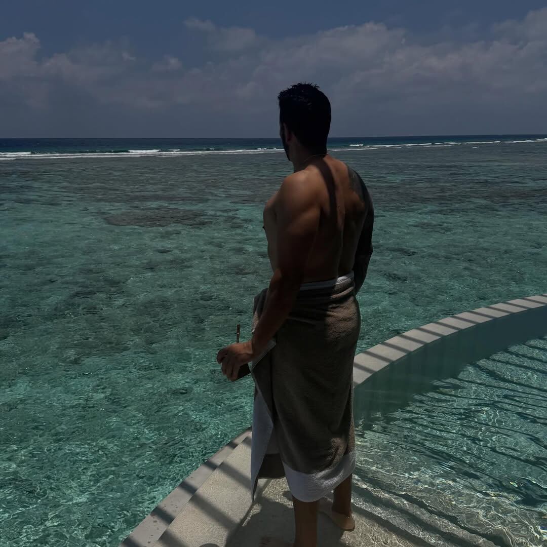 Martín Migueles, novio de Wanda , se relaja con vistas al mar turquesa en su lujosa escapada a las Maldivas (Instagram)