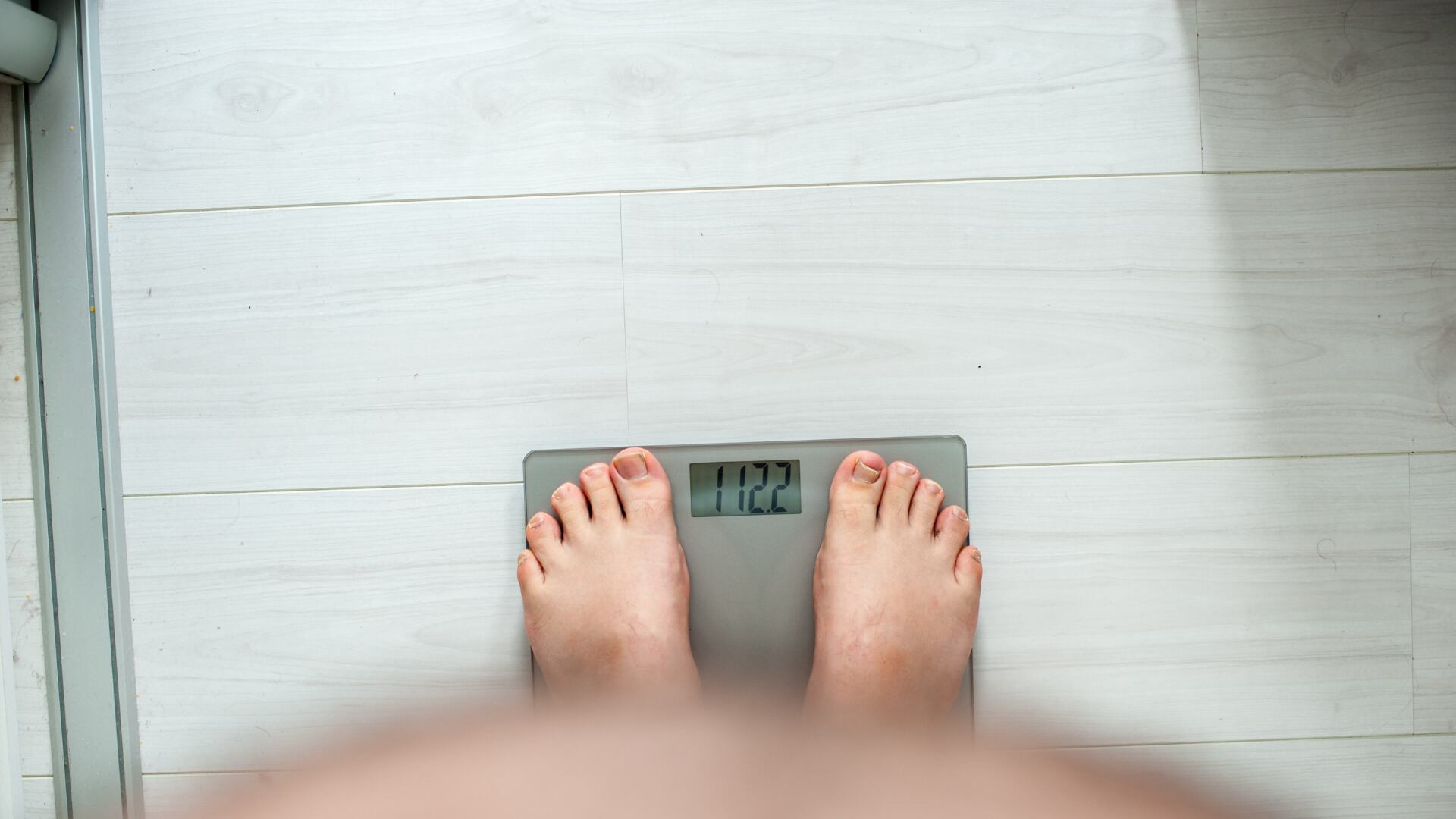 La OMS publica una guía para tratar la obesidad (Canva)