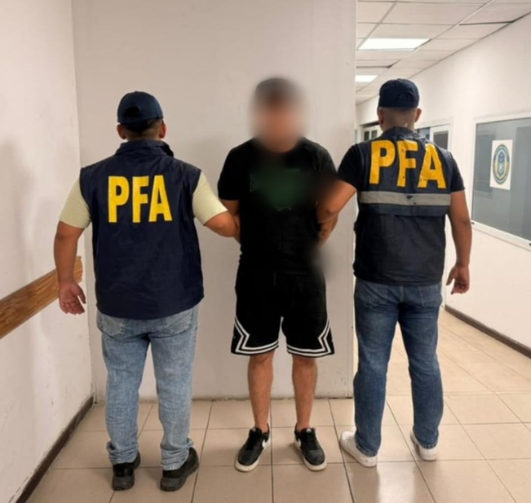 Cayó el prófugo del robo que frustró un policía que estaba en el baño de un supermercado de Boedo: el video