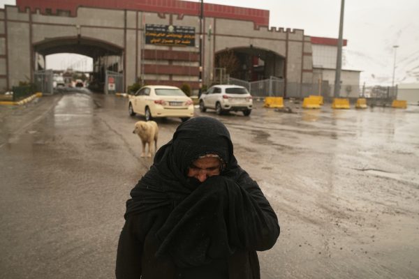 Cinco misiles disparados desde Irak golpean una base militar siria en Hasaka