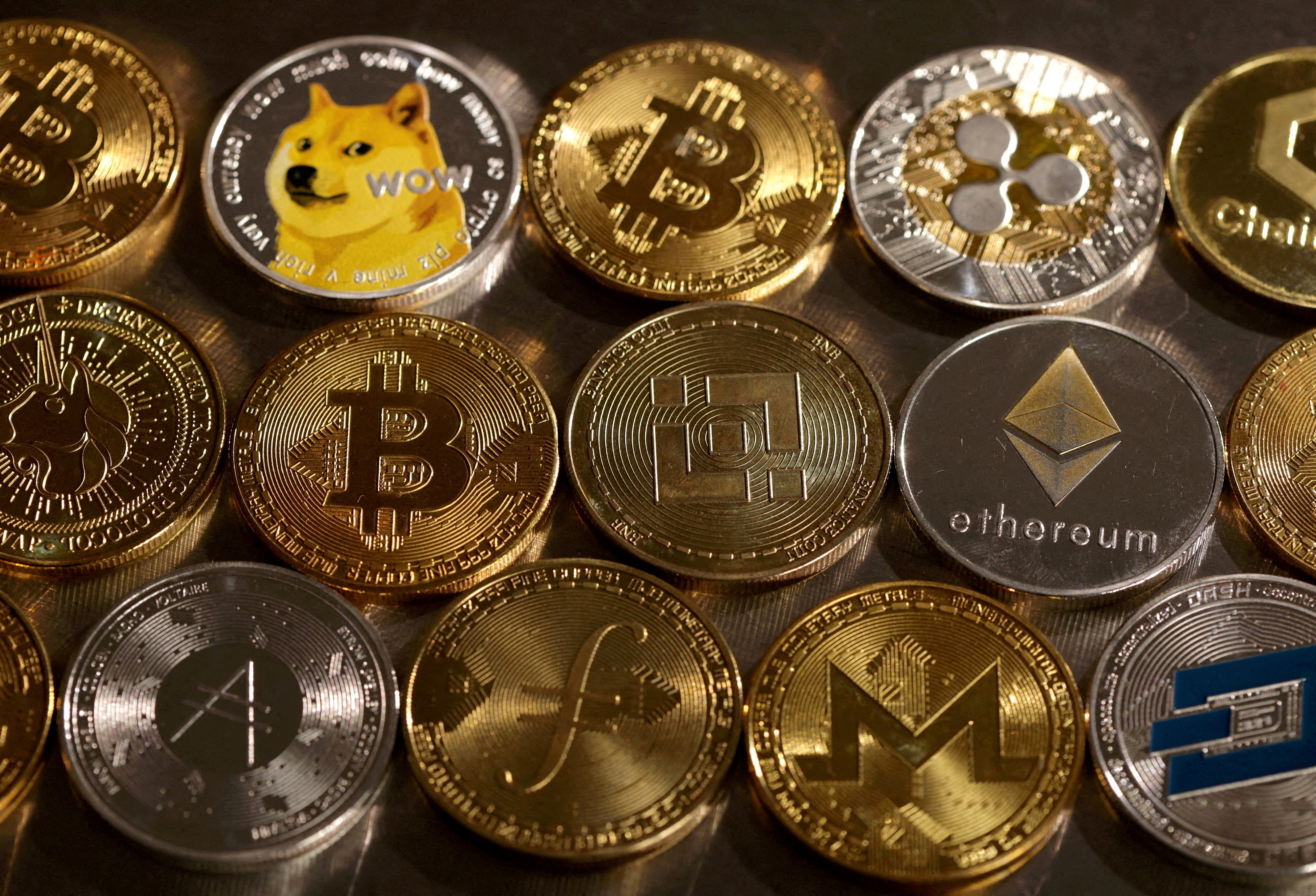 FOTO DE ARCHIVO: FOTO DE ARCHIVO: Se ven representaciones de criptomonedas en esta ilustración, 10 de agosto de 2022
REUTERS/Dado Ruvic/Ilustración/Foto de archivo/Foto de archivo