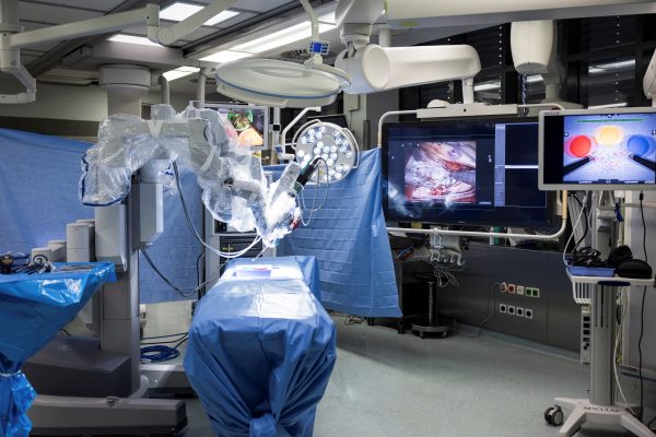 Cómo fue el primer bypass asistido por robot en el país: “El paciente se va de alta más rápido”