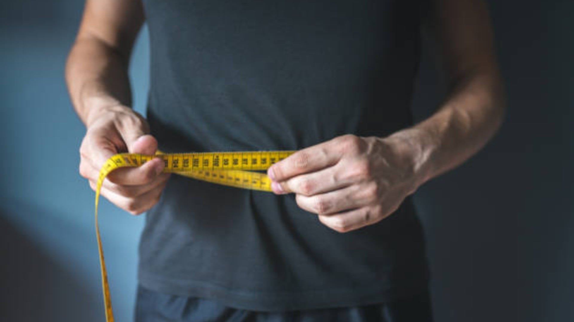 Expertos en salud y entrenamiento destacan que los primeros síntomas del adelgazamiento incluyen mayor energía, mejor tolerancia al ejercicio y digestión eficiente, aunque los cambios evidentes en la imagen pueden tardar en aparecer. Foto: (iStock)