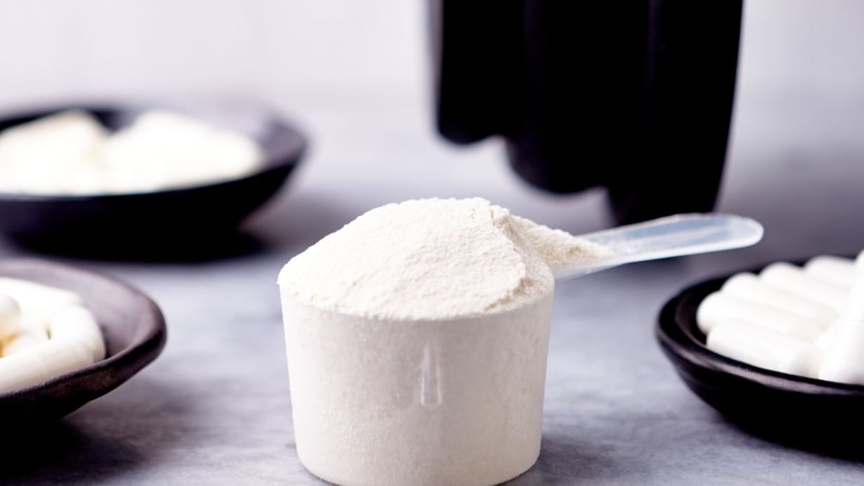 Errores comunes al preparar y almacenar la creatina pueden reducir sus beneficios sobre la fuerza, la resistencia y la concentración (Canva)