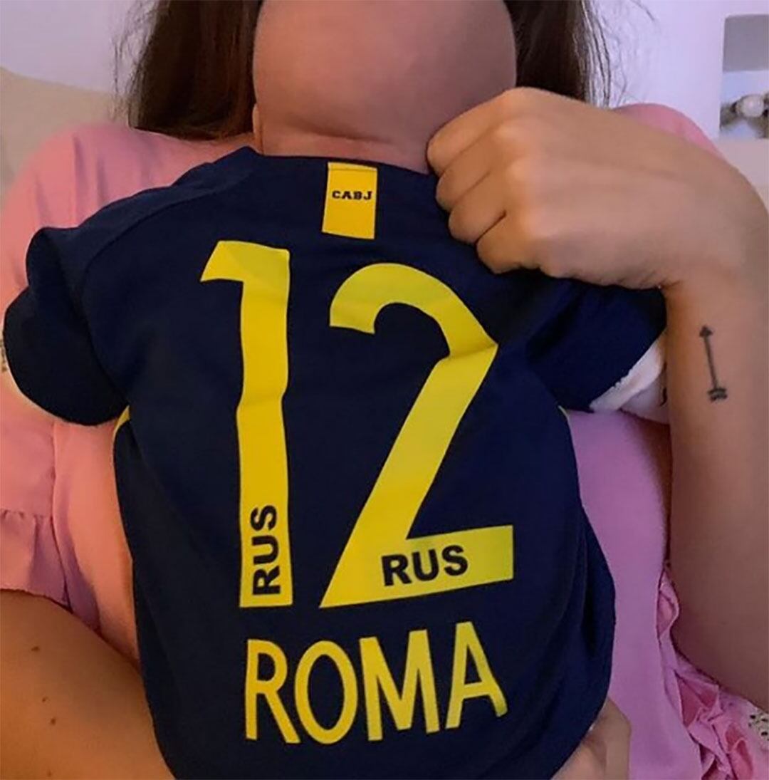 Dalma Maradona expresó gratitud por poder ver crecer a Roma y consideró la maternidad como el mayor privilegio de su vida