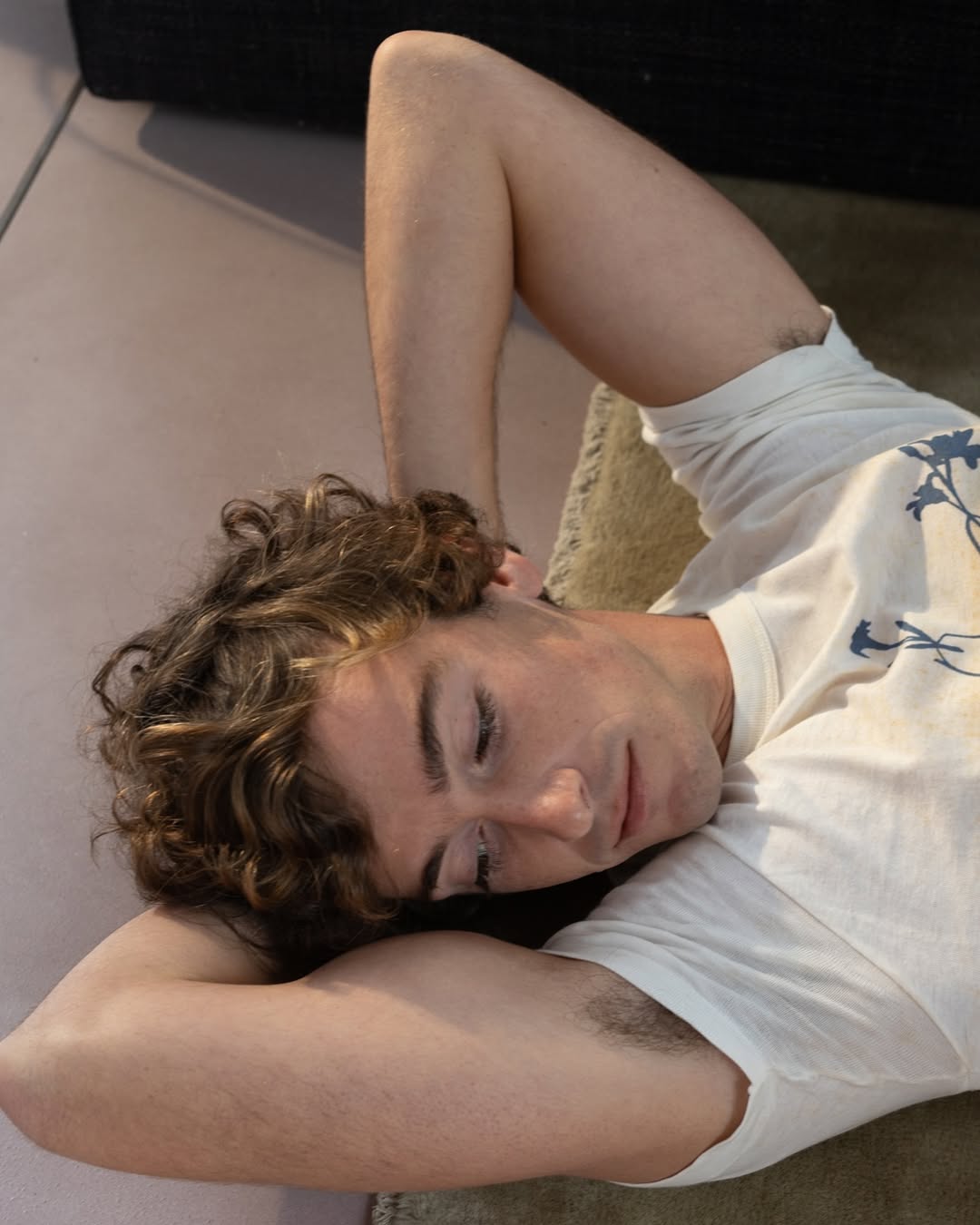 El español Guitarricadelafuente abrió la serie de sideshows con una noche de folk y emoción en Niceto Club (Instagram)