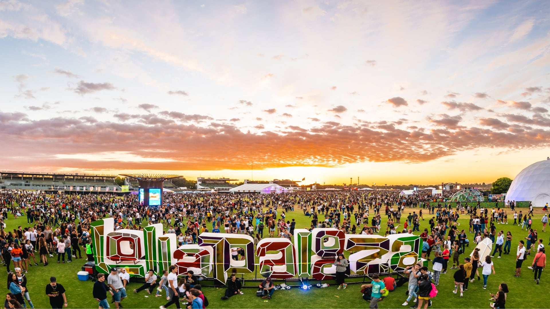 En medio del despliegue del mega festival de música, quiénes son los artistas que acompañan con sus sideshows