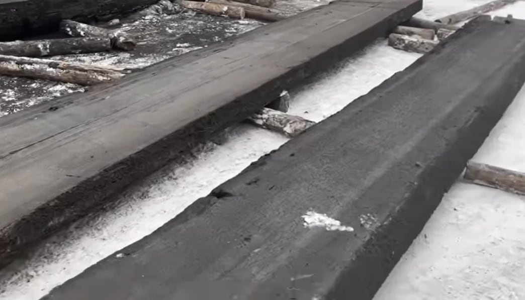 El African Blackwood destaca en la fabricación de instrumentos musicales gracias a su grano fino y estabilidad estructural (YouTube: Quantum Tech HD)