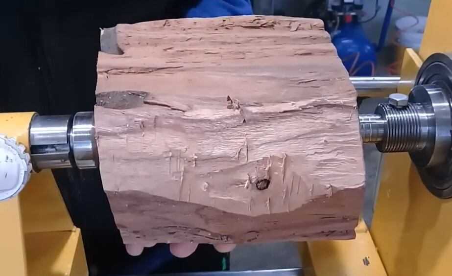 El Quebracho es una de las maderas sudamericanas más reconocidas por su extrema dureza y resistencia en aplicaciones industriales (YouTube: JOSE GIORDANO)