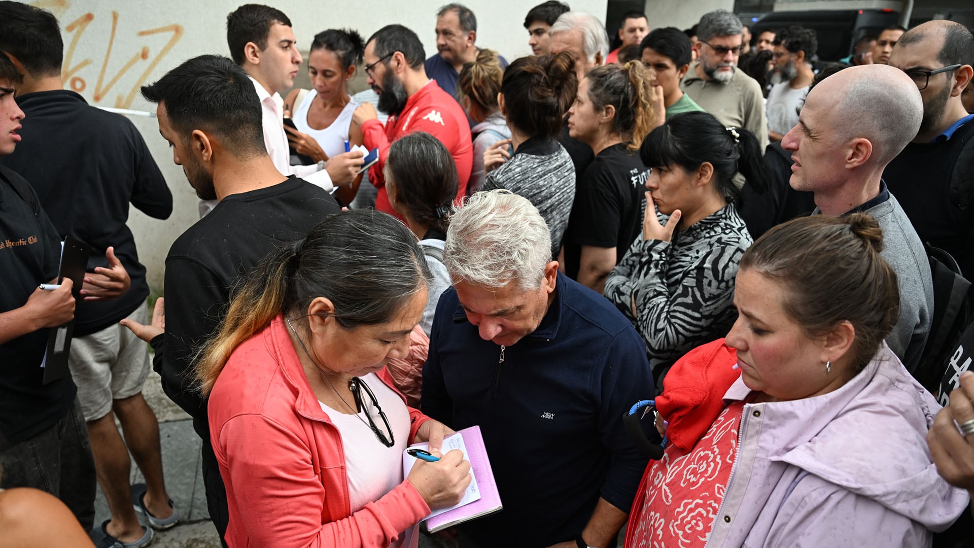 El Gobierno porteño confirmó alojamiento garantizado para los vecinos afectados por el colapso del edificio PROCREAR en Parque Patricios (Maximiliano Luna)