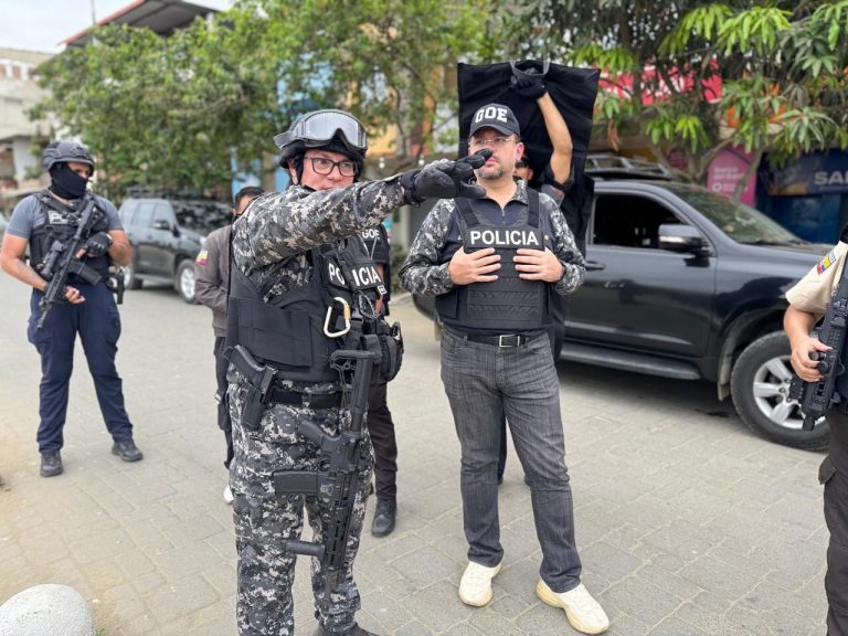 Detuvieron a 72 personas en la tercera noche del toque de queda en cuatro provincias de Ecuador