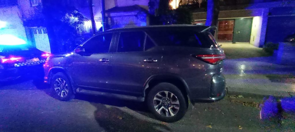 Detuvieron a dos ladrones que intentaban robar una camioneta en Belgrano