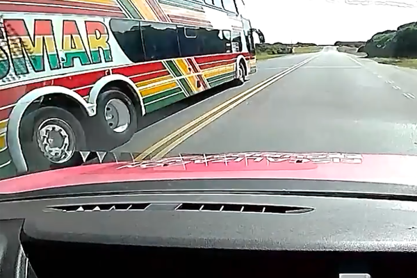 Detuvieron a un micro y un conductor por realizar maniobras peligrosas en la Ruta 11