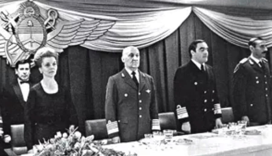 En diciembre del año anterior, la presidente había recibido un ultimatum para que en tres meses arreglase la situación. El plazo se vencía en marzo