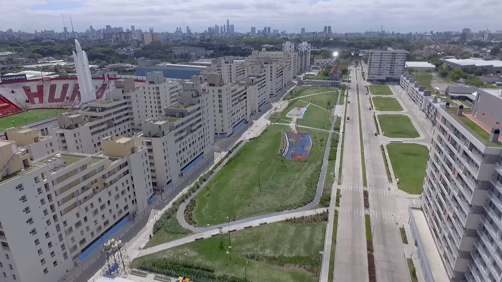 Dónde está y cómo es el predio donde se derrumbó el garage de Parque Patricios