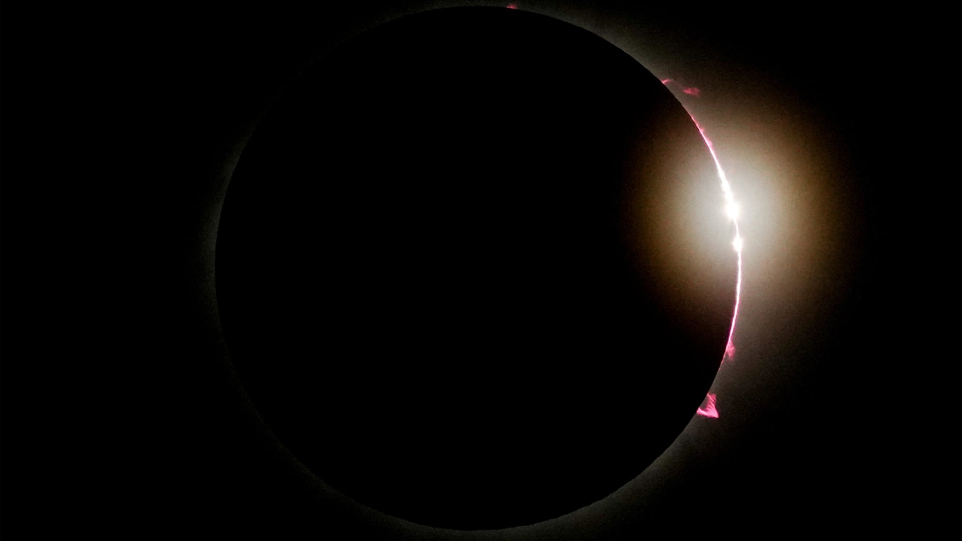 El eclipse de 2026 permitirá estudiar la corona solar y las eyecciones de masa coronal en un momento de alta actividad del ciclo solar veinticinco - Crédito: AP