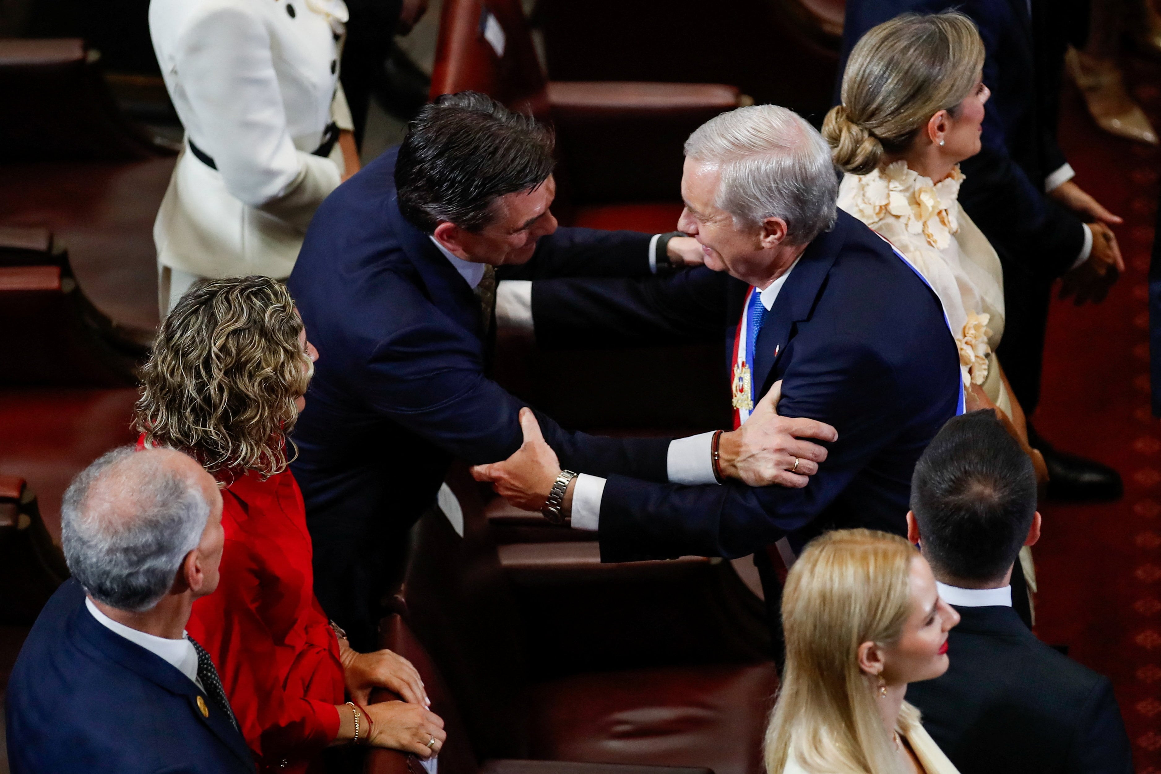 El presidente Rodrigo Paz felicita a Jose Antonio Kast tras su investidura. Valparaiso, Chile. 11 de marzo de 2026. REUTERS/Rodrigo Garrido