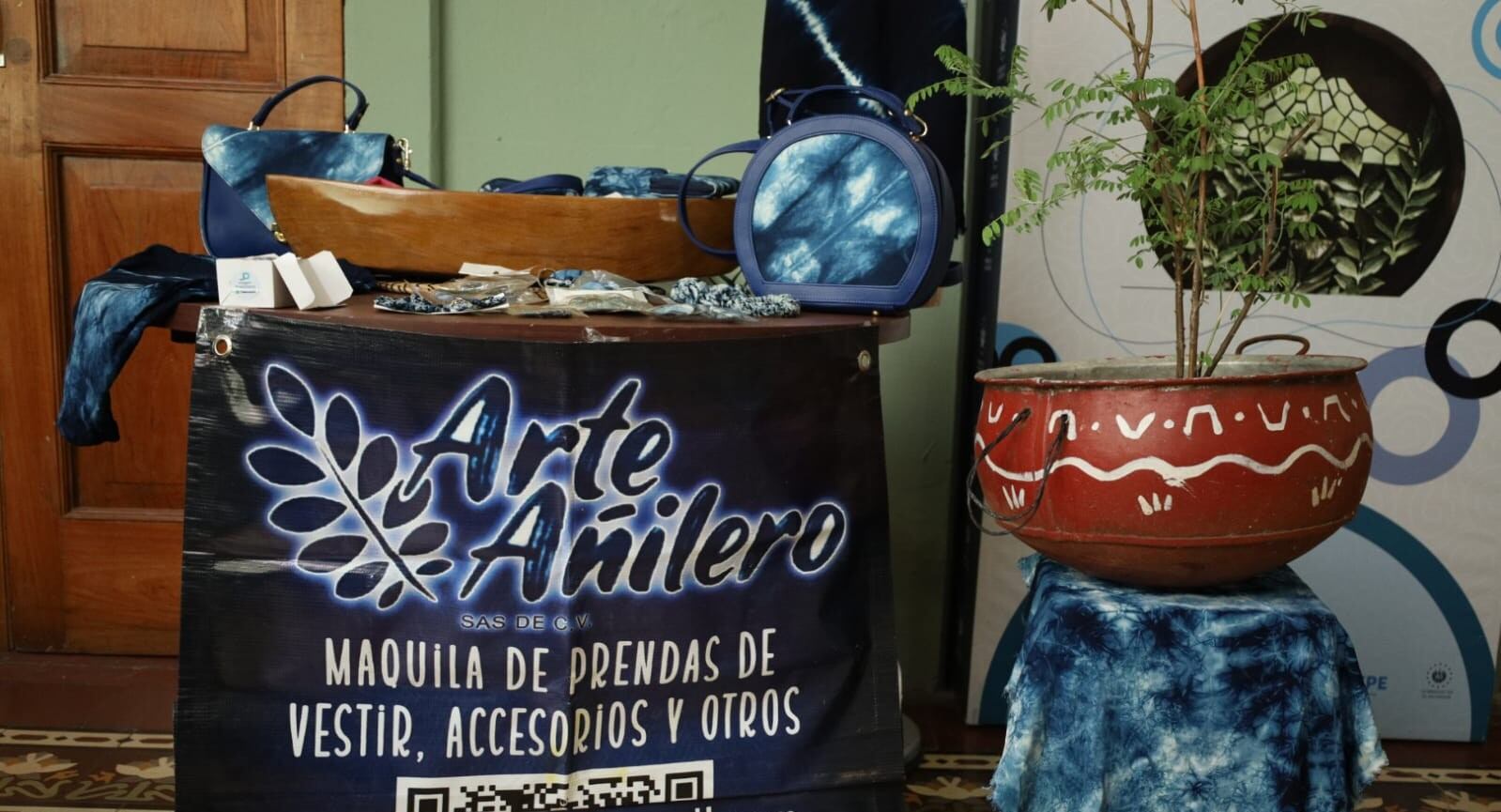 CONAMYPE trabaja de la mano con diseñadores y artesanos para la creación de nuevas marcas, además de estudiantes universitarios que desean emprender./(CONAMYPE)