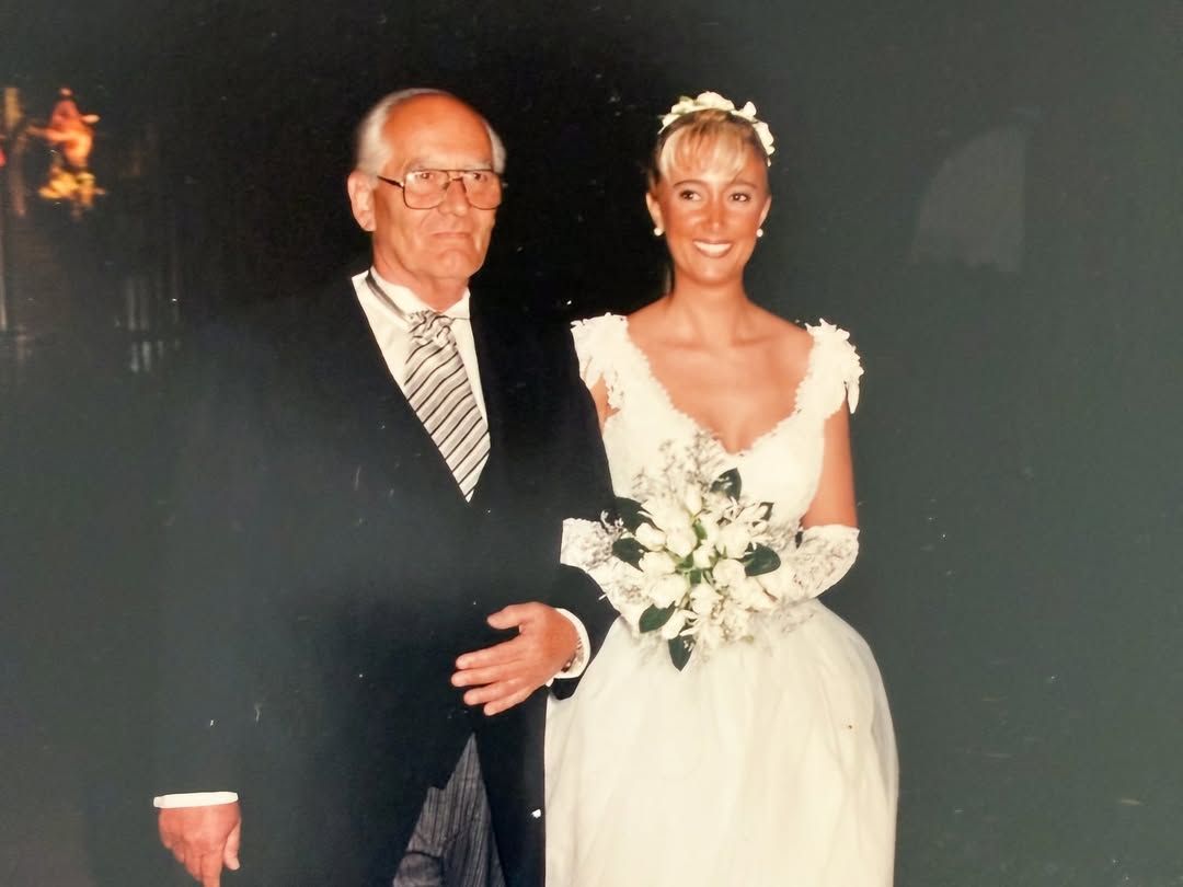 Para recordarlo, la periodista eligió una serie de fotos de su casamiento