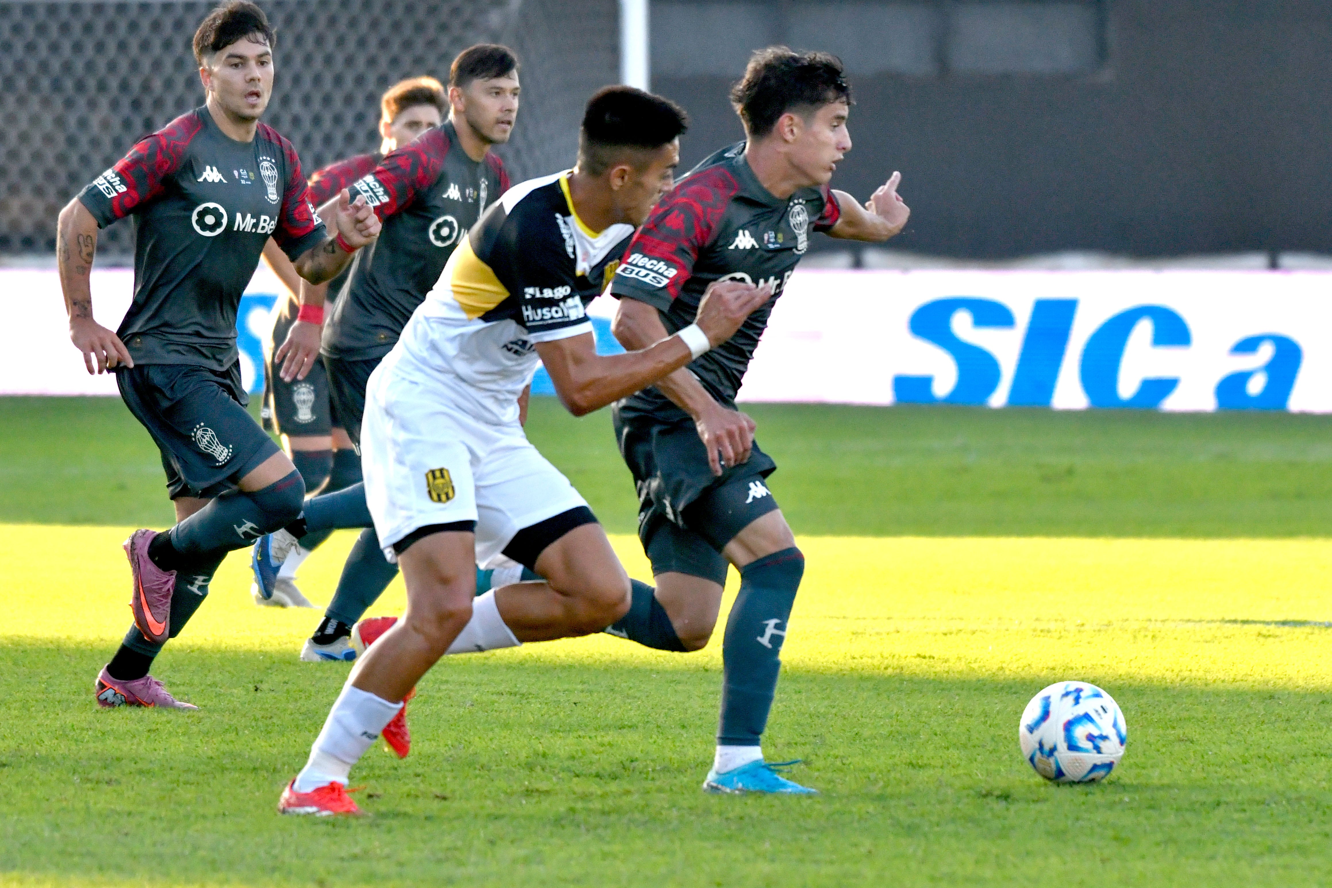 Huracán triunfó 2-1 ante Olimpo por los 32avos de final de la Copa Argentina
