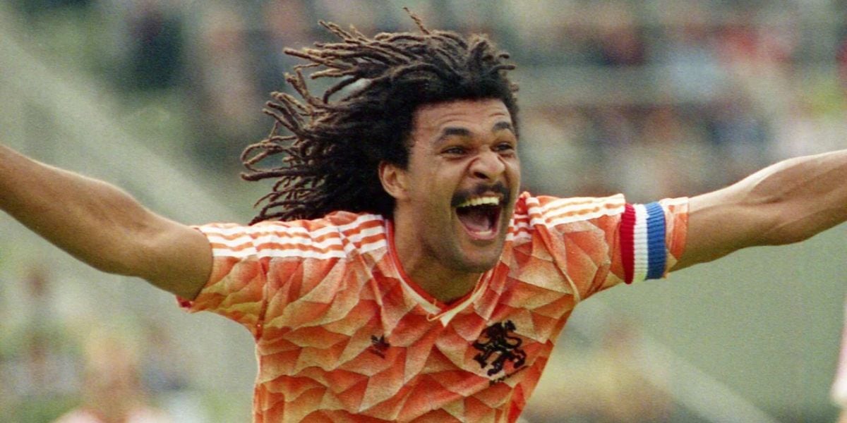 Gullit celebra uno de los goles de Países Bajos en la final de la Eurocopa 1988 (AP)