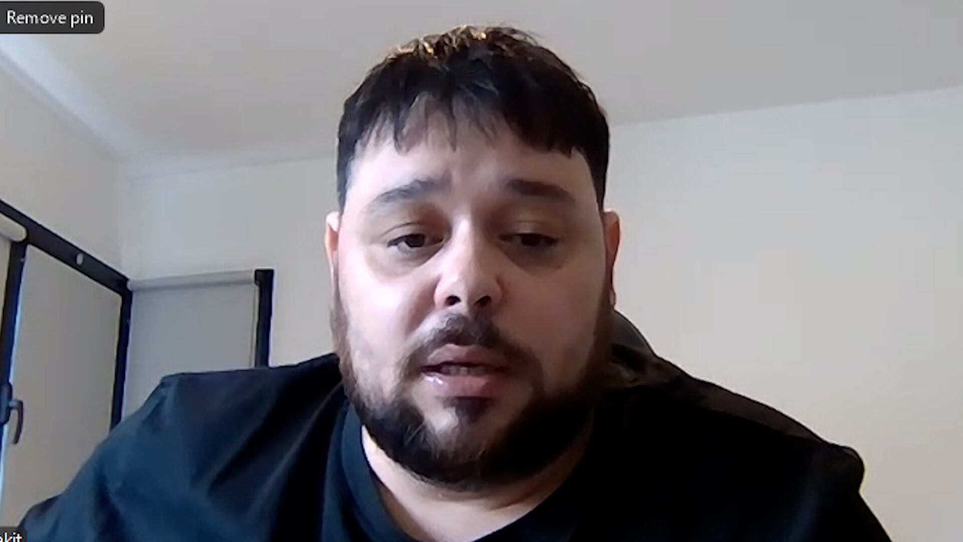 Guillermo Pinarello en su entrevista vía Zoom con Infobae desde su casa en Mar del Plata, donde cumple prisión domiciliaria