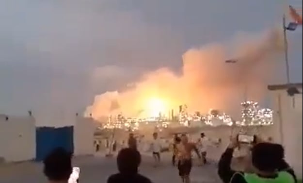 El impacto de un misil iraní provocó un incendio en la principal refinería de Baréin