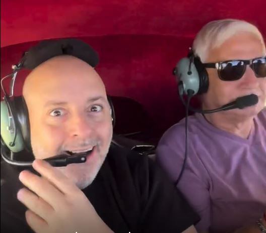 Lucio, acompañado por su padre y su tío Beto, vivió su primera experiencia de vuelo bajo la guía de una instructora profesional