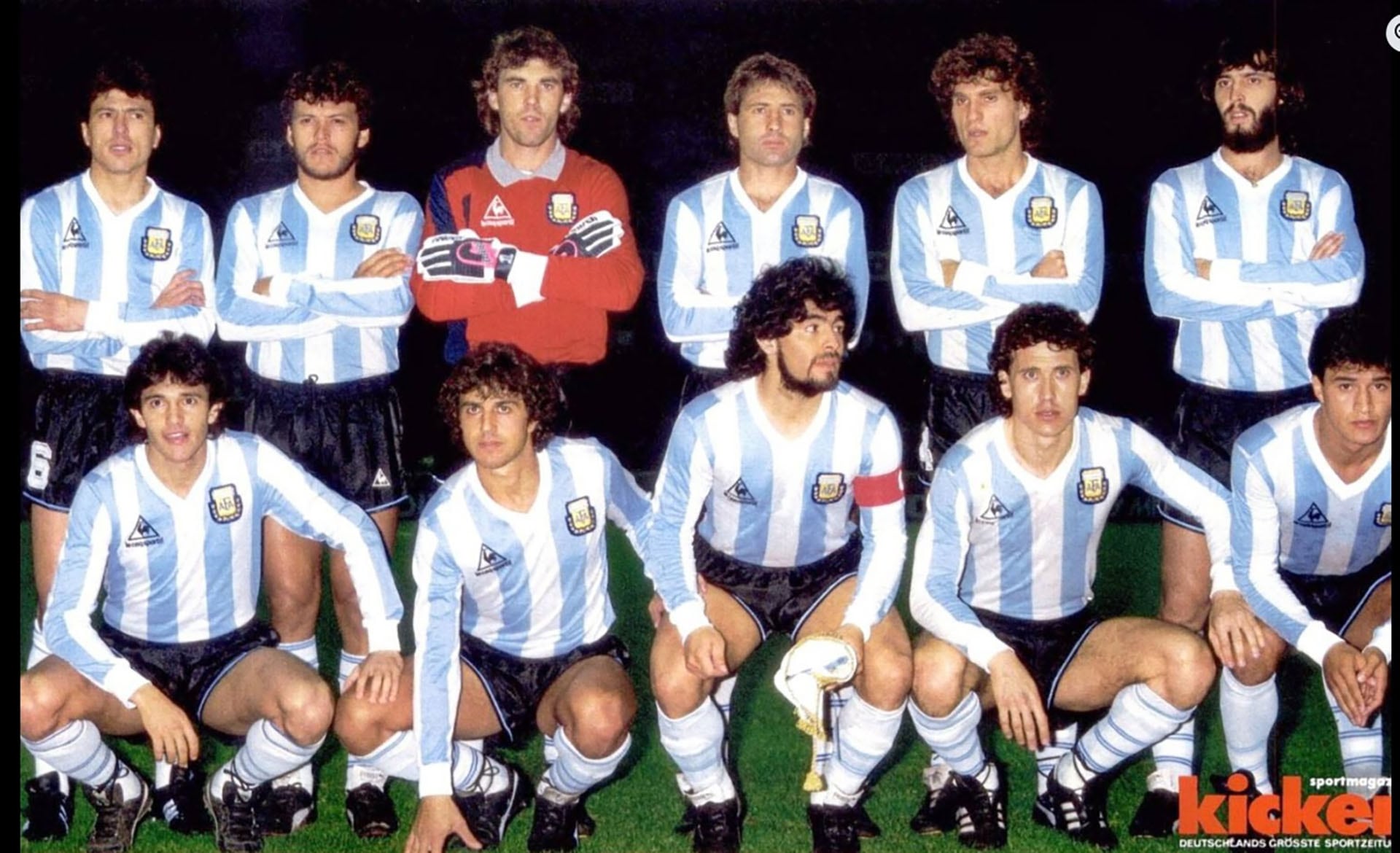 2. Equipo que enfrentó a Francia en inicio de la gira. Parados: Daniel Passarella, Néstor Clausen, Nery Pumpido, Oscar Garré, Oscar Ruggeri y Sergio Batista. Agachados: Jorge Burruchaga, Ricardo Giusti, Diego Maradona, Jorge Valdano y Claudio Borghi 