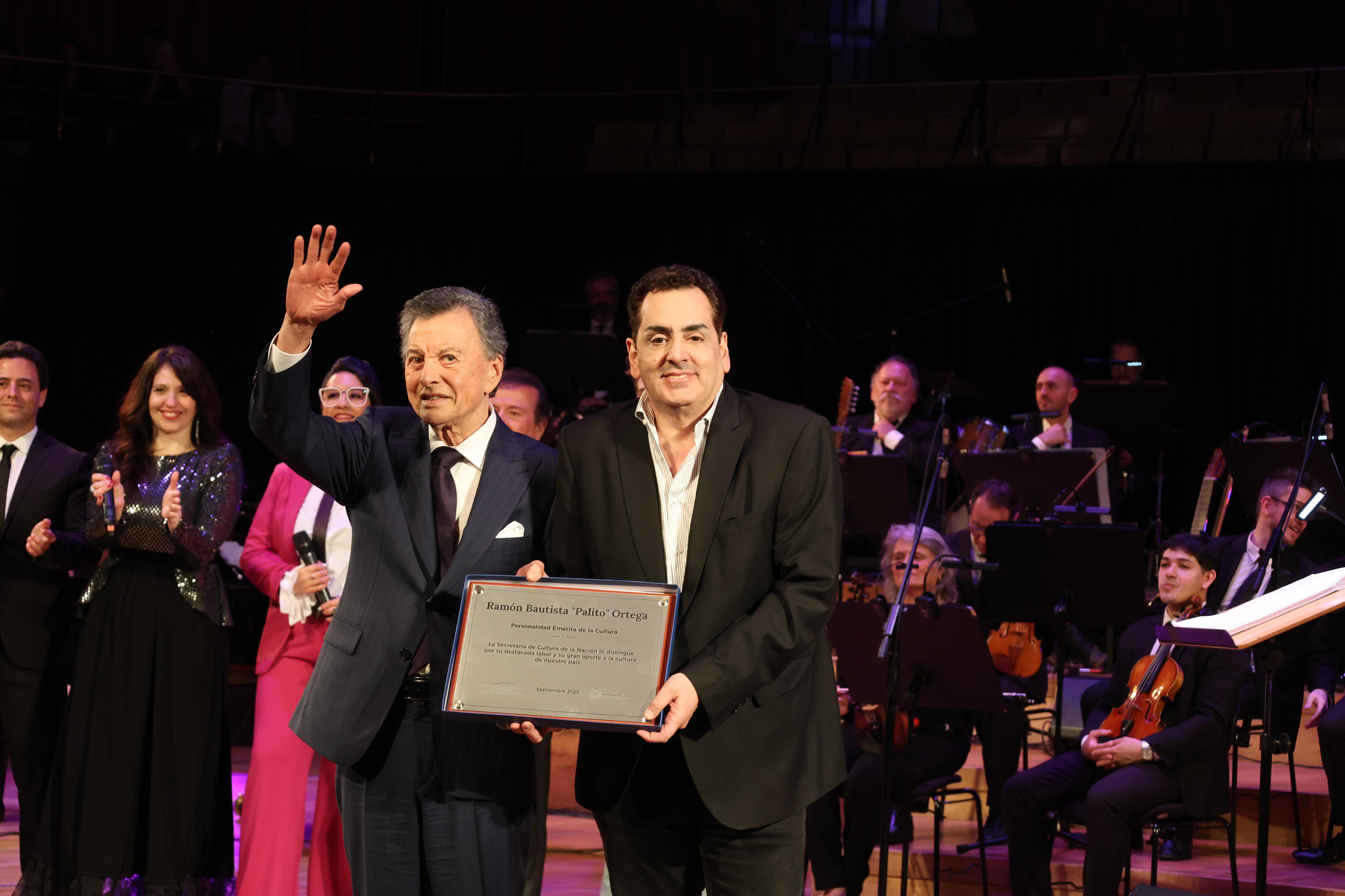 La Secretaria de Cultura distinguió a Palito Ortega como Personalidad Emérita de la Cultura por su contribución artística