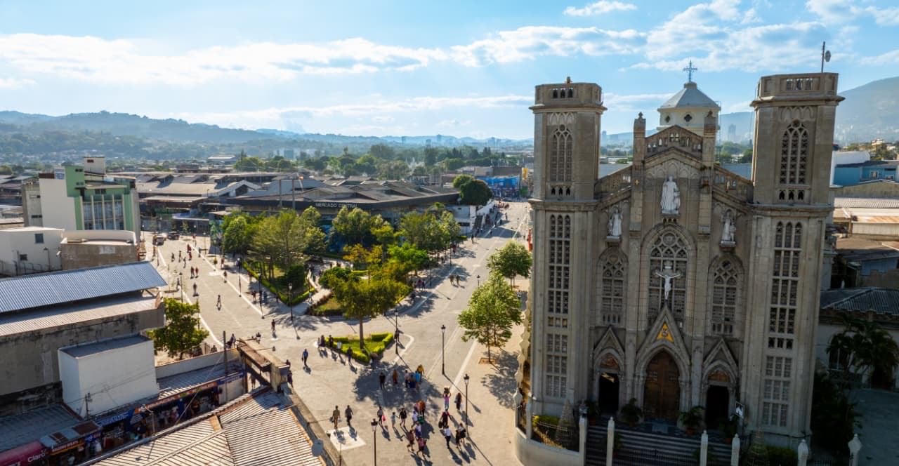 El Salvador se está convirtiendo en sede de importantes eventos internacionales. Recientemente, fue anunciado un congreso de turismo religioso en el país./ (Ministerio de Obras Públicas)