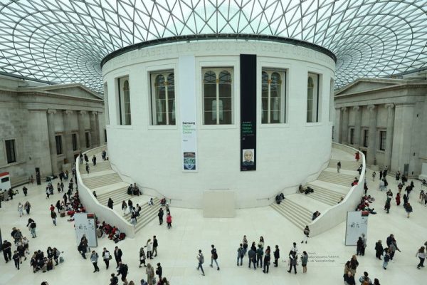 El Tapiz de Bayeux vuelve a Londres tras casi mil años y despierta nuevas preguntas sobre su origen